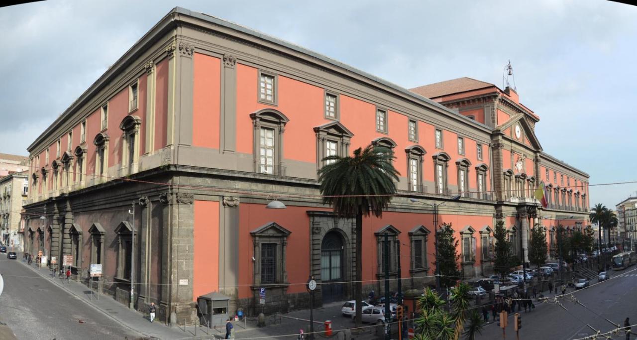 Bed and Breakfast A Due Passi Dal Museo Nápoles Exterior foto