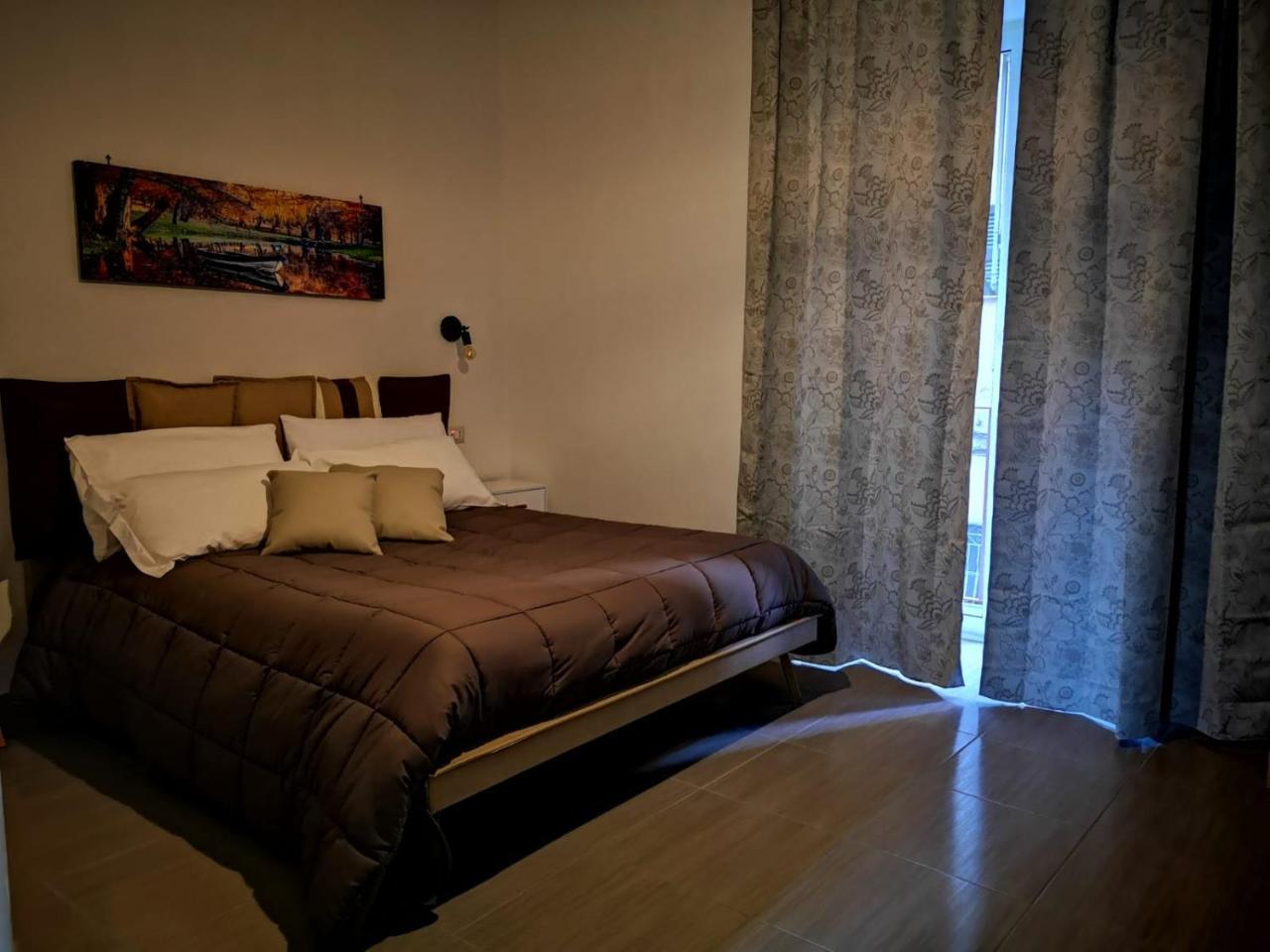 Bed and Breakfast A Due Passi Dal Museo Nápoles Exterior foto