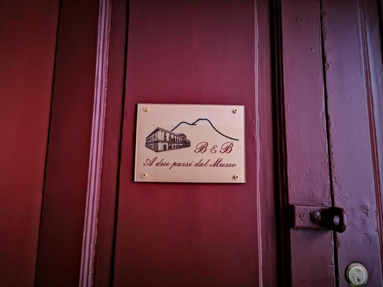 Bed and Breakfast A Due Passi Dal Museo Nápoles Exterior foto